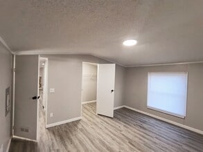 64 Deerwood Park in Centralia, IL - Foto de edificio - Building Photo