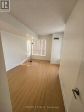 38-2338 Lee Centre Dr in Toronto, ON - Building Photo - Building Photo