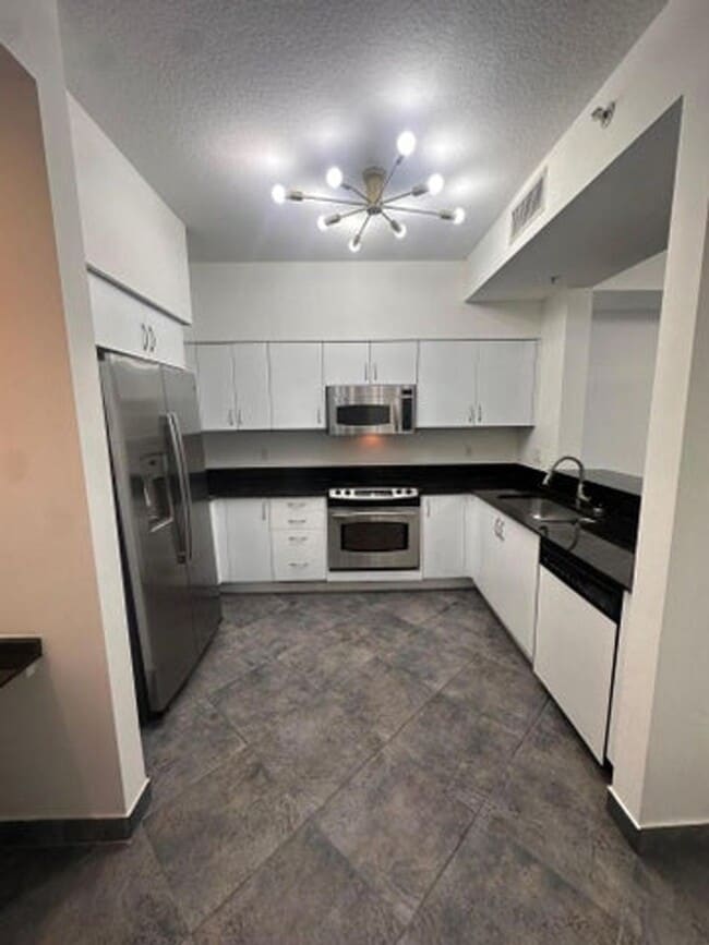 property at 233 S Federal Hwy