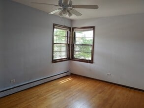 6360 W Eddy St, Unit A1 in Chicago, IL - Building Photo - Building Photo