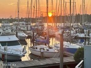 118 Dock Side Dr in New Bern, NC - Foto de edificio - Building Photo