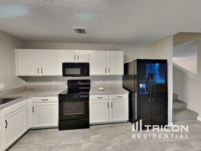 210 Vivian Dr in Waxahachie, TX - Building Photo - Building Photo