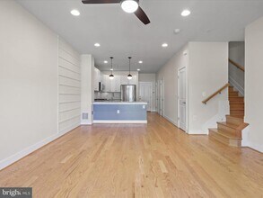 2409 Richmond Hwy in Alexandria, VA - Building Photo - Building Photo