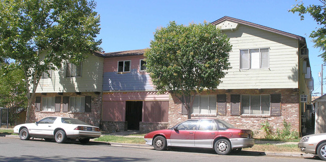 Las Fuentes Apartments in Sacramento, CA - Building Photo - Building Photo