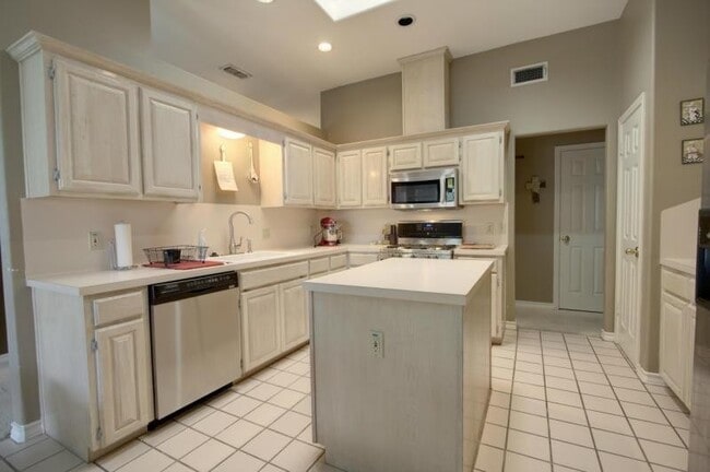 4510 Silver Hollow Dr in Corpus Christi, TX - Building Photo - Building Photo