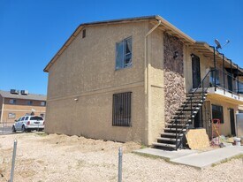 4706 Cessna Ave, Unit 2 in Las Vegas, NV - Building Photo