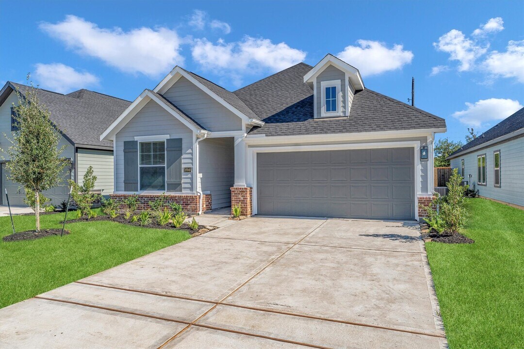 16035 Bishops Cap Way in Cypress, TX - Building Photo