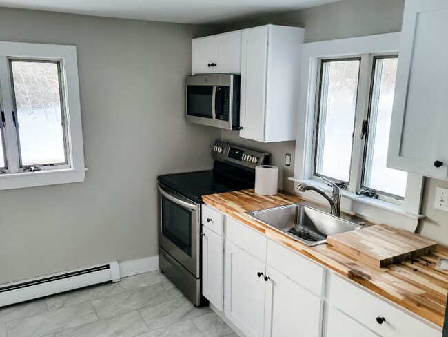 131 Durham Rd in Freeport, ME - Building Photo - Building Photo