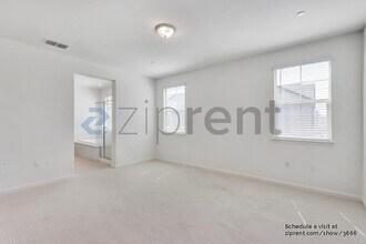 9315 Mystic Lake Alley in Sacramento, CA - Building Photo - Building Photo