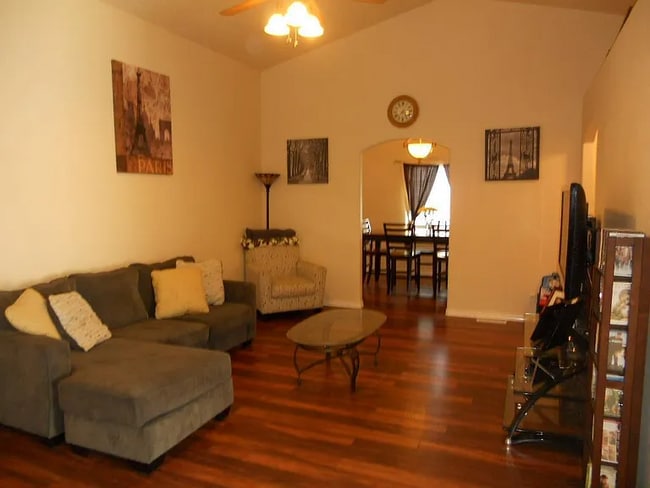 482 NW Sandpiper Ave in Mountain Home, ID - Foto de edificio - Building Photo