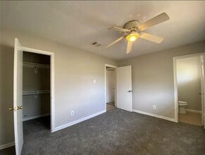 5811 Knightwood St in Houston, TX - Building Photo - Building Photo