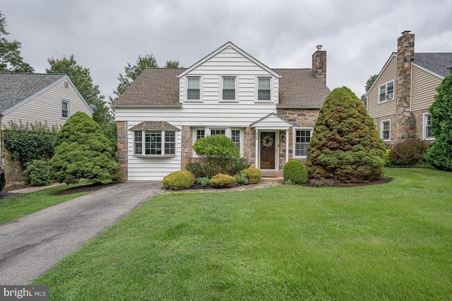 property at 220 Dorset Rd