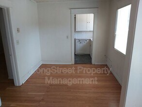 205 NW Kings Blvd in Corvallis, OR - Building Photo - Building Photo