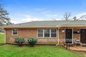 4421 Lynn Dr in Powder Springs, GA - Foto de edificio - Building Photo