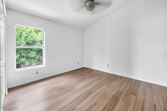 property at 1094 Grove Dr