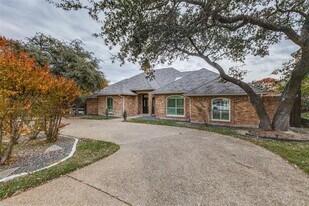 5738 Deseret Trail in Dallas, TX - Building Photo