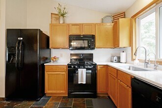 1613 Boardwalk in Eagan, MN - Building Photo - Building Photo