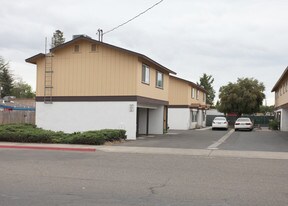 1550 East Ave in Turlock, CA - Building Photo