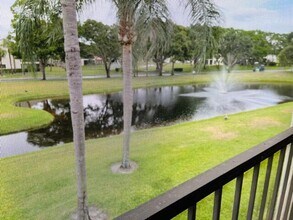 3386 Lucerne Park Dr in Greenacres, FL - Building Photo - Building Photo