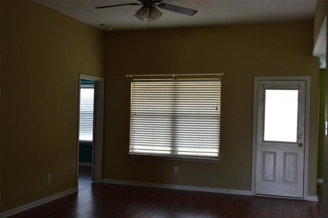 3907 Middlecrest Ln in Richmond, TX - Building Photo - Building Photo