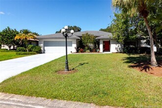 2343 SW Spoonbill Dr in Palm City, FL - Building Photo - Building Photo