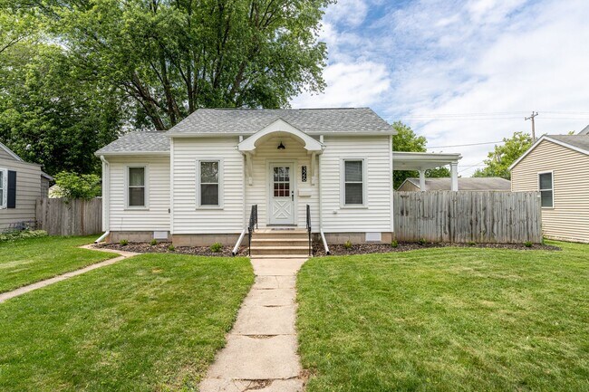 property at 326 S Maple St
