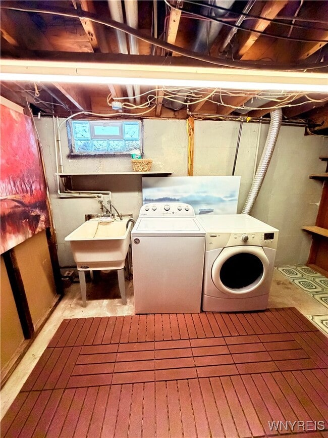 property at 79 E Toulon Dr