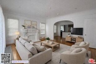 856 S Gramercy Pl in Los Angeles, CA - Building Photo