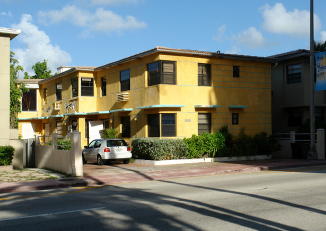 8918 Collins Ave in Miami Beach, FL - Building Photo - Building Photo