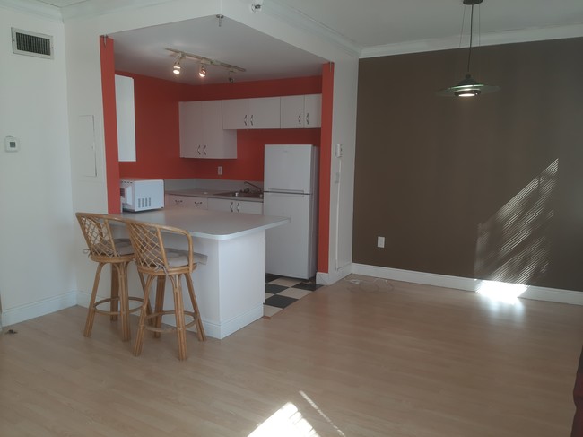 1502 Jefferson Ave, Unit 205