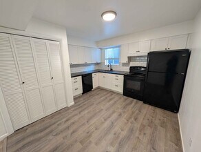 361 Park Creeke Ln in South Salt Lake, UT - Building Photo - Building Photo