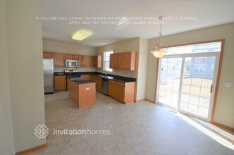 443 Cardinal Ln in Bolingbrook, IL - Building Photo - Building Photo