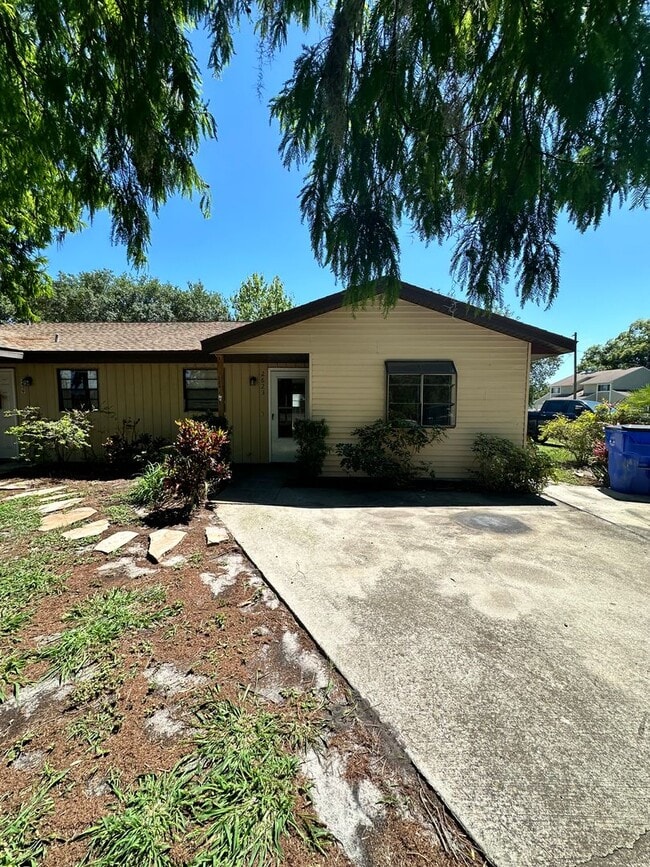 2623 Lakeshore Blvd