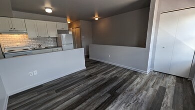 2324 S 23rd St, Unit Apt B in Philadelphia, PA - Building Photo - Building Photo