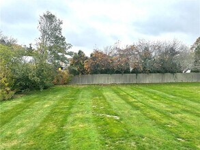 31 Garfield Ave in Bristol, RI - Building Photo - Building Photo