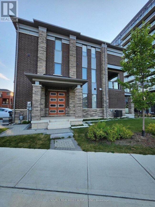 1 Summer Wind Ln in Brampton, ON - Building Photo - Building Photo