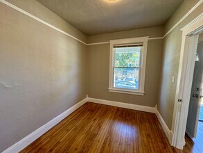 3461 E Plankinton Ave-Unit -Lower in Cudahy, WI - Building Photo - Building Photo