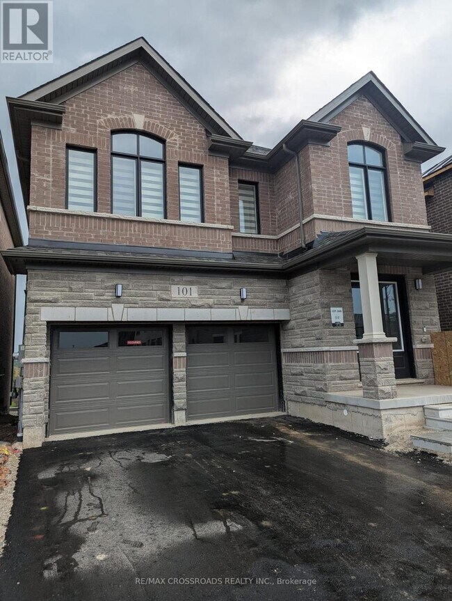 101 Gibson Dr in Erin, ON - Building Photo - Building Photo