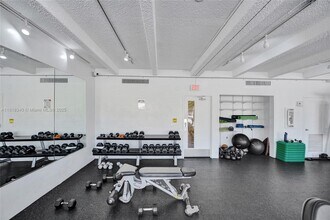20441 NE 30th Ave, Unit 112-9 in Miami, FL - Building Photo - Building Photo