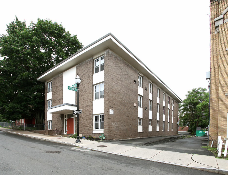 57-59 Walnut St in New Britain, CT - Building Photo