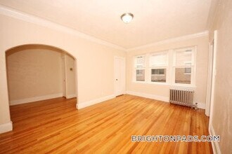 4 Chiswick Rd in Boston, MA - Building Photo - Building Photo