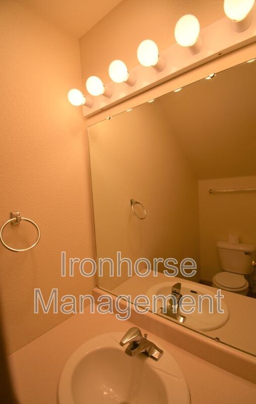 2471 Wheeler Dr in Bozeman, MT - Foto de edificio - Building Photo