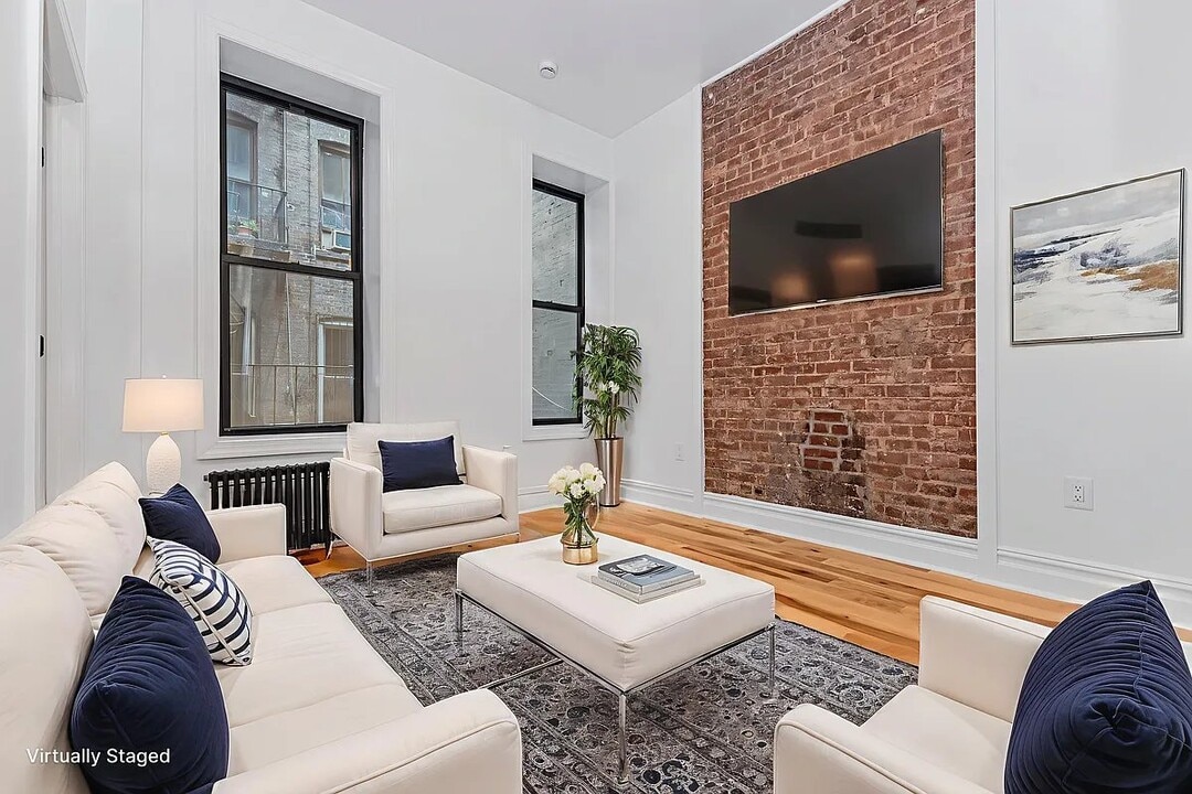 331 W 16th St in New York, NY - Foto de edificio