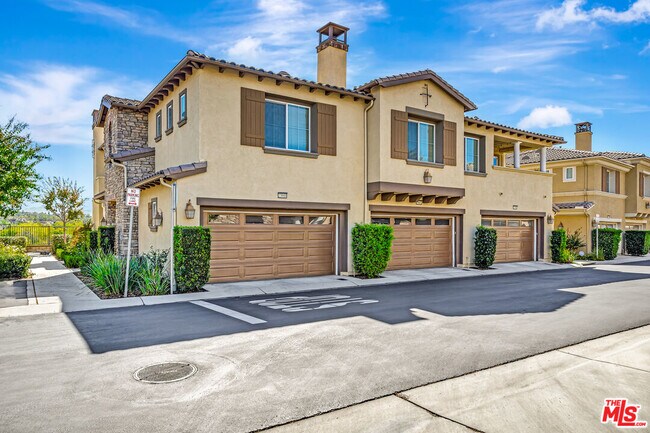 23902 Brescia Dr in Santa Clarita, CA - Building Photo - Building Photo