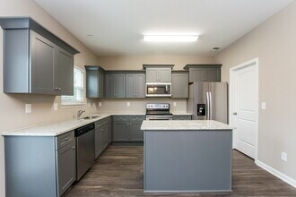 103 Archer Ct in Cartersville, GA - Building Photo - Building Photo
