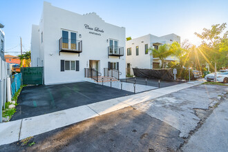 1786 SW 9th St in Miami, FL - Building Photo - Building Photo