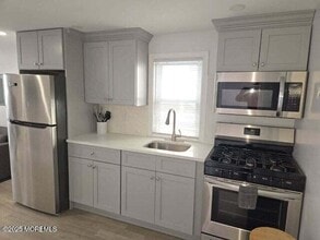 247 Sherman Ave in Seaside Heights, NJ - Foto de edificio - Building Photo
