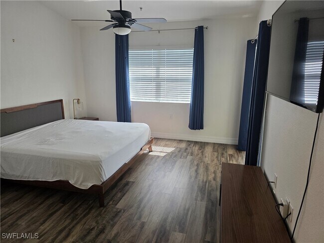 property at 4940 Cougar Ct S