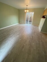 1657 NE Lotus Dr in Bend, OR - Building Photo - Building Photo