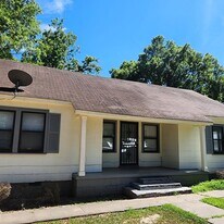 305 Hightower St in Sardis, MS - Building Photo